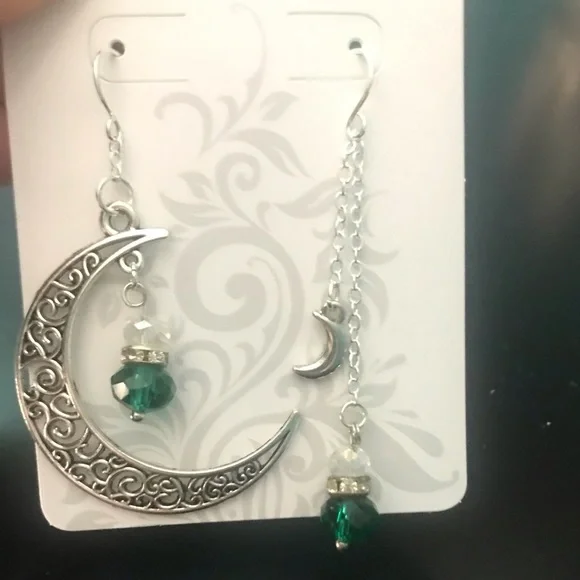 Dangly Moon Crystal Earrings. ~Elegant Moon.🌙 - Picture 4 of 5